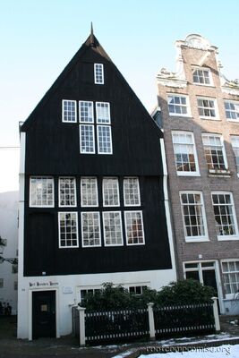 the oldest house in Amsterdam.