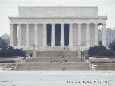 The Lincoln Monument. Gotta love the zoom lens.