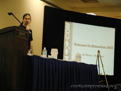 Bruce potter kicks off Shmoocon.