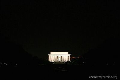 Lincoln Memorial shot from the World War II Memorial.