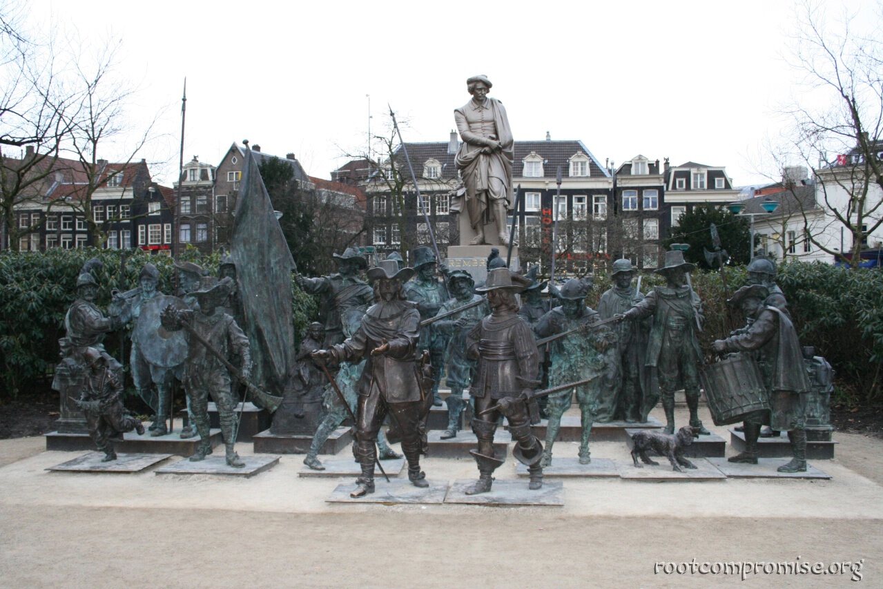 Statues on Rembrandtplein.