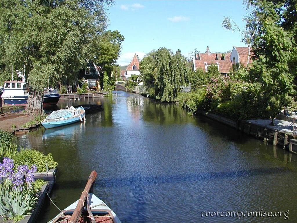 River in Edam.