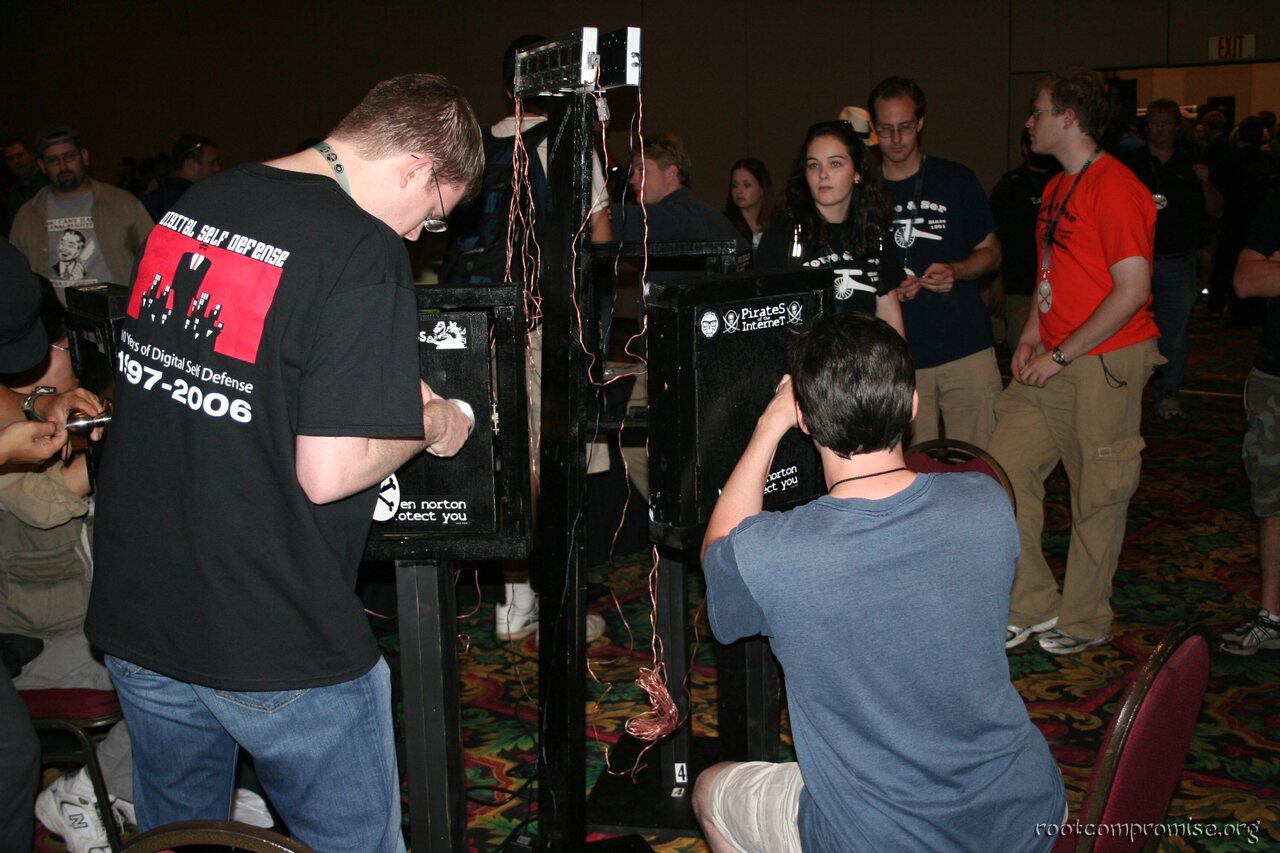 Defcon_14_011.jpg